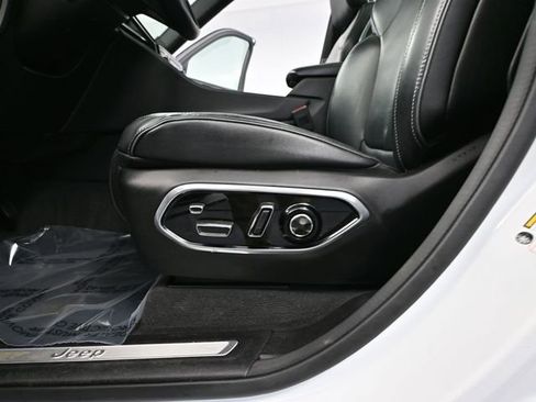 Used 2023 Jeep Grand Cherokee L Overland w/ Advanced Protech Group III image 26