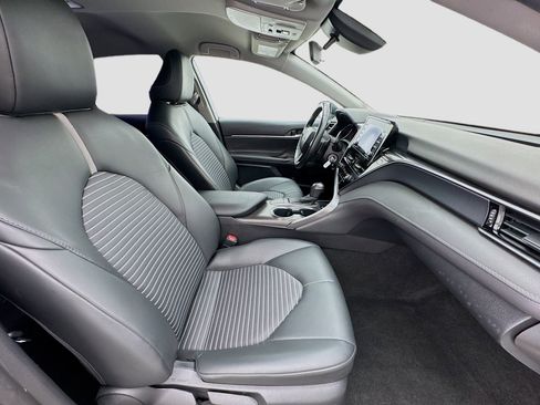 Used 2024 Toyota Camry SE image 18