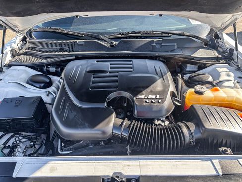 Used 2020 Dodge Challenger SXT w/ Driver Convenience Group RWD image 13