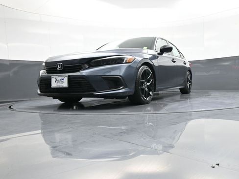 Used 2023 Honda Civic Sport image 25