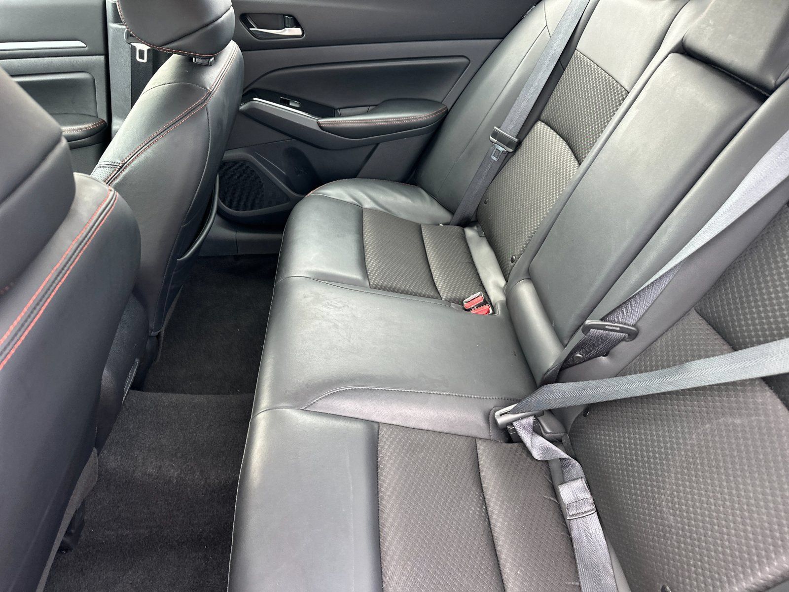 Used 2024 Nissan Altima 2.5 SR FWD image 12