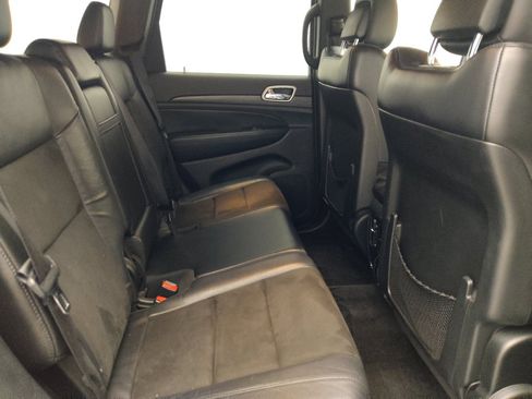 Used 2018 Jeep Grand Cherokee Laredo RWD image 21