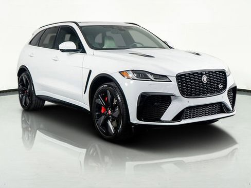 Used 2022 Jaguar F-PACE SVR image 4