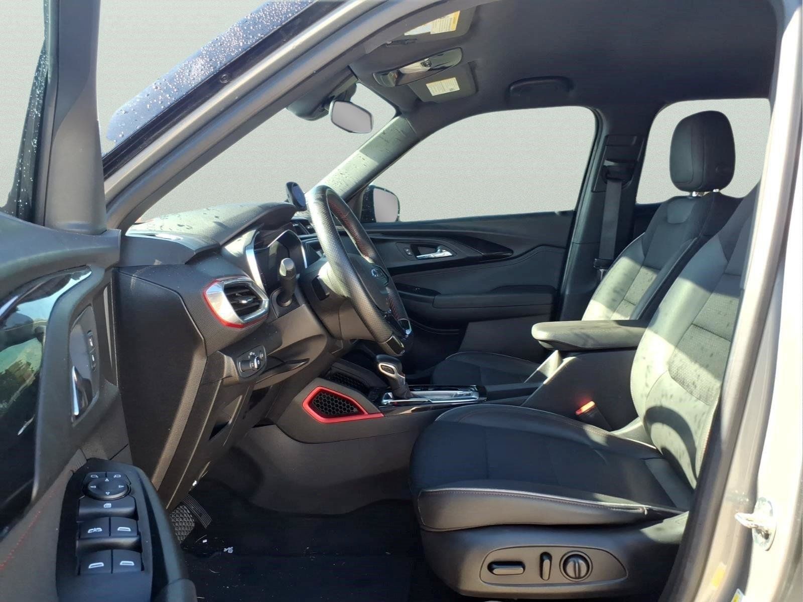 Used 2023 Chevrolet TrailBlazer RS FWD image 15