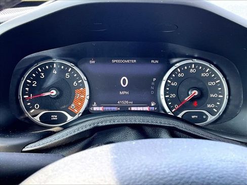Used 2020 Jeep Renegade Altitude w/ UConnect 8.4 Nav Group FWD image 3