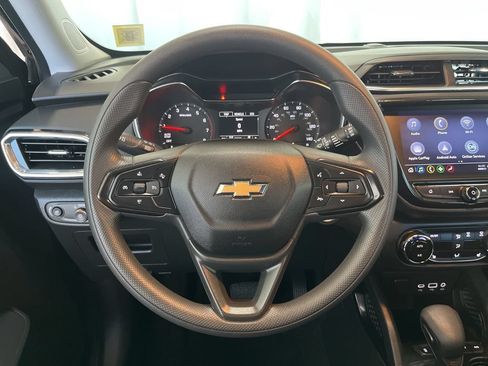 Used 2023 Chevrolet TrailBlazer LT w/ Convenience Package AWD/4WD image 5