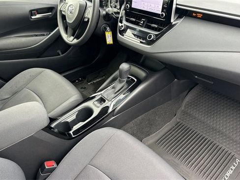 Used 2020 Toyota Corolla LE image 17