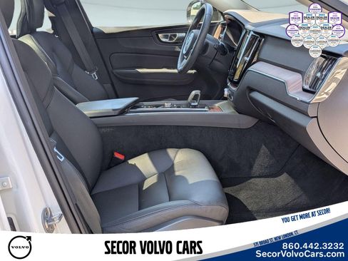 Certified 2024 Volvo XC60 B5 Plus w/ Protection Package Premier AWD/4WD image 28