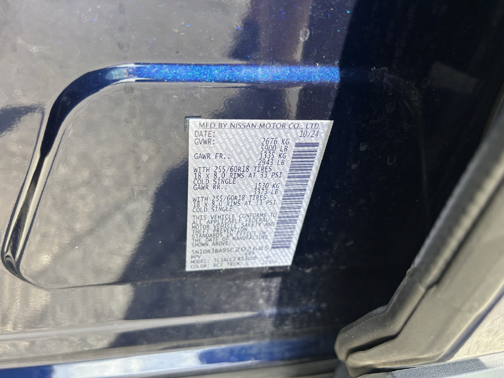Used 2025 Nissan Pathfinder SV FWD image 39