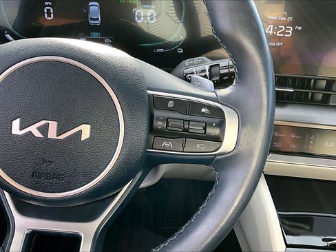 Used 2024 Kia Sportage EX image 17