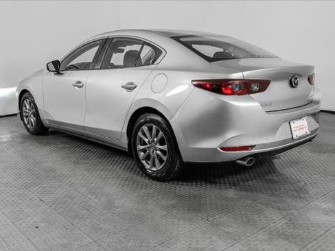 Used 2021 MAZDA MAZDA3 Sedan FWD image 6