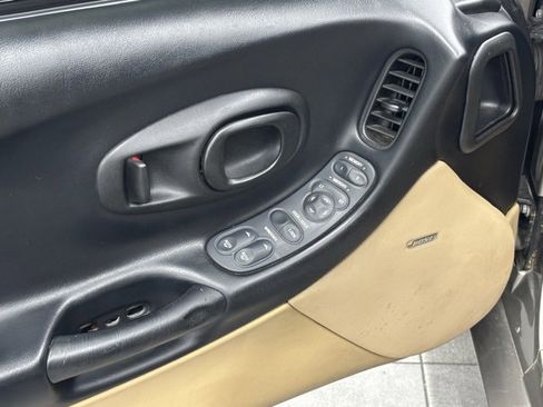 Used 1998 Chevrolet Corvette Coupe w/ Memory Pkg image 10
