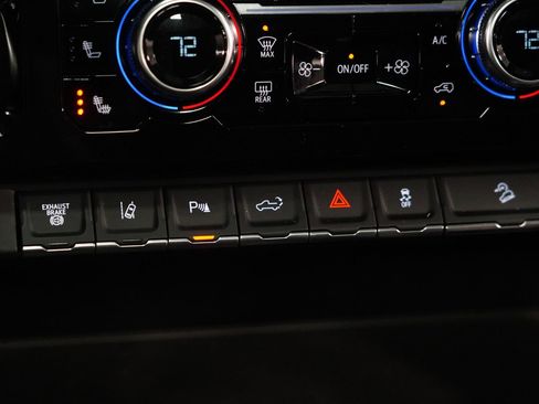 Used 2024 GMC Sierra 2500 Denali Ultimate w/ Max Trailering Package image 28