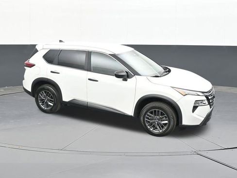 Used 2024 Nissan Rogue S image 62