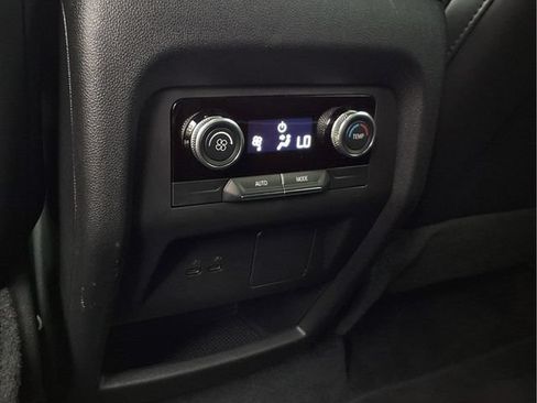 Certified 2025 Buick Enclave Preferred FWD image 19