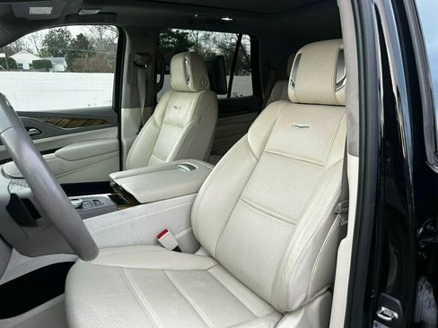 Used 2021 Cadillac Escalade Premium Luxury Platinum image 10