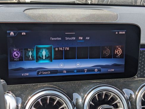 New 2025 Mercedes-Benz GLB 250 4MATIC image 12
