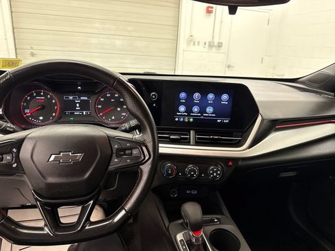 Used 2024 Chevrolet Trax RS FWD image 13