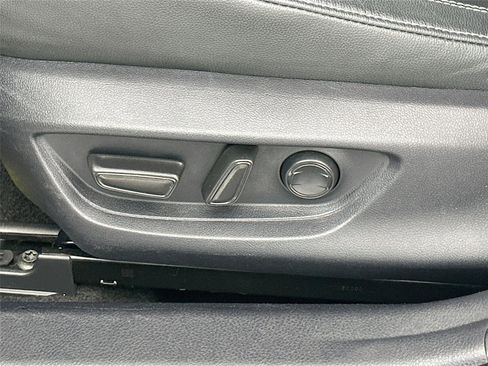 Used 2025 Toyota Camry SE image 20