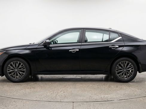 Used 2025 Nissan Altima 2.5 SV FWD image 5
