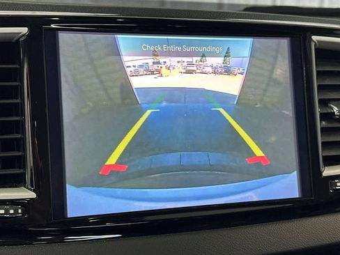 Used 2022 Chrysler Pacifica Touring-L image 22