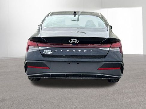 New 2026 Hyundai Elantra SE FWD image 15