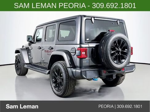 Used 2022 Jeep Wrangler Unlimited Sahara w/ Cold Weather Group image 5