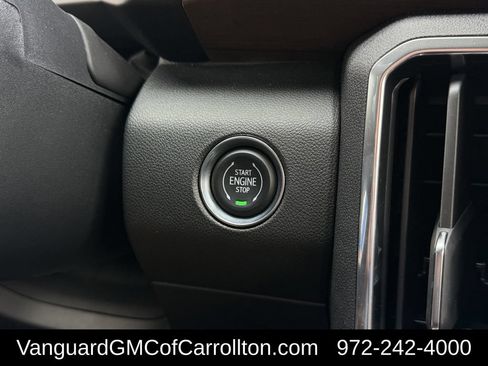 New 2026 GMC Acadia Denali Ultimate w/ LPO, Floor Liner Package AWD/4WD image 19