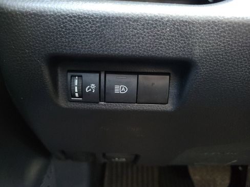 Used 2022 Toyota RAV4 XLE image 19