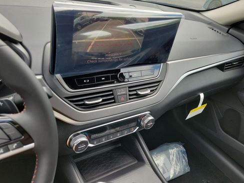 New 2026 Nissan Altima 2.5 SR FWD image 13