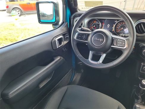 Used 2019 Jeep Wrangler Unlimited Sahara image 14