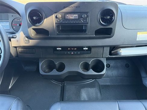 Used 2020 Mercedes-Benz Sprinter 2500 image 11