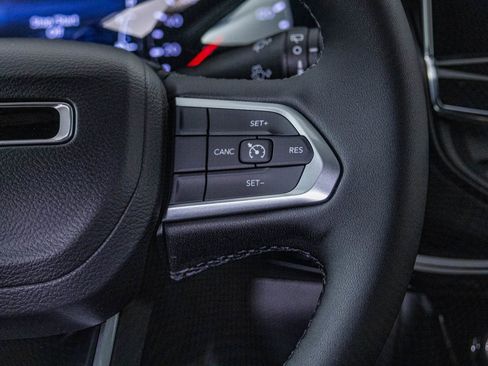 New 2026 Jeep Compass Latitude image 30