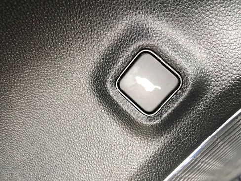 Used 2023 Acura MDX SH-AWD w/ Technology Package image 12