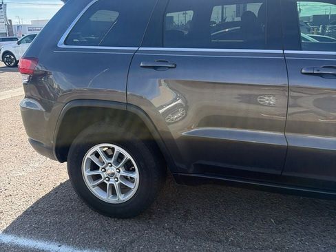 Used 2020 Jeep Grand Cherokee Laredo RWD image 9