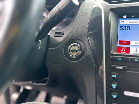 Used 2019 Ford Explorer Limited w/ Class III Trailer Tow Package image 30