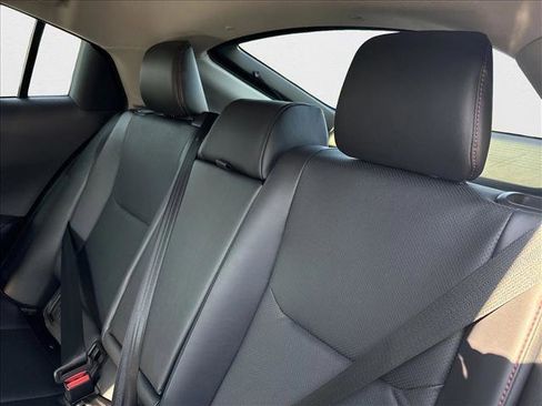 New 2026 Toyota Prius Plug-In Hybrid FWD image 17