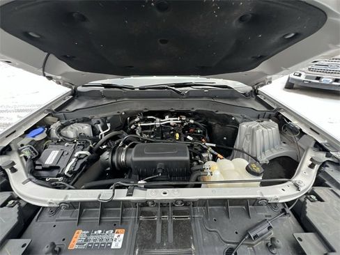 Used 2022 Ford Explorer XLT image 13