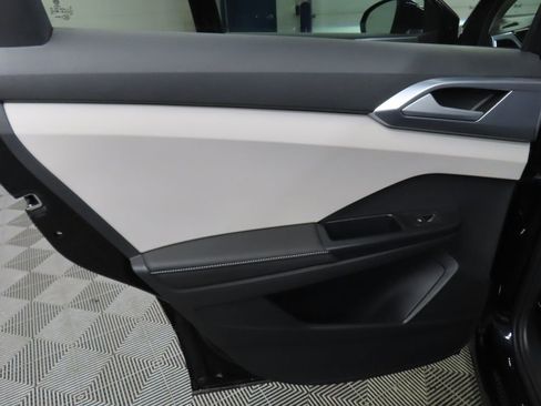 Used 2025 Volkswagen Taos SE image 54