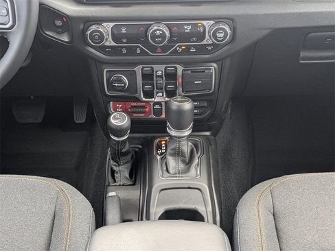 New 2025 Jeep Gladiator Willys image 19