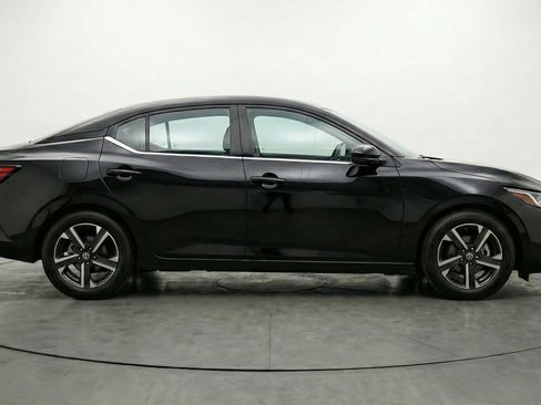 Used 2025 Nissan Sentra SV FWD image 11