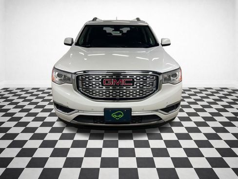 Certified 2019 GMC Acadia Denali w/ Technology Package AWD/4WD image 4