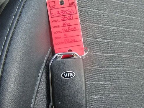 Used 2021 Kia Seltos S AWD/4WD image 19