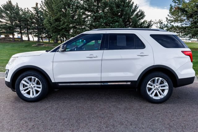 Used 2016 Ford Explorer XLT w/ Equipment Group 202A FWD image 10