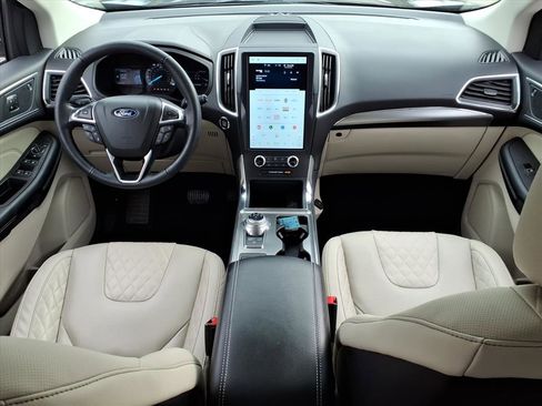 Used 2024 Ford Edge Titanium w/ Equipment Group 301A image 12
