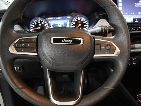 Used 2024 Jeep Compass Sport image 16
