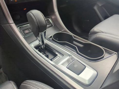 Used 2022 Subaru Ascent Limited w/ Technology Package image 14