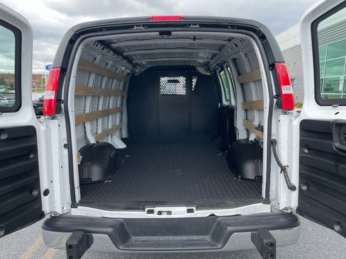 Used 2024 Chevrolet Express 2500 w/ Driver Convenience Package RWD image 9