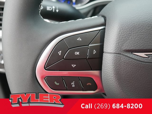 New 2027 Chrysler Pacifica Select FWD image 26