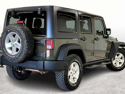 Used 2016 Jeep Wrangler Unlimited Rubicon w/ Connectivity Group image 2